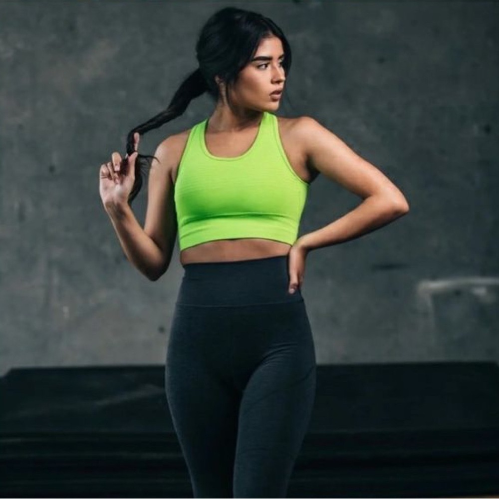 Alphalete vault sports bra in volt lime green size small